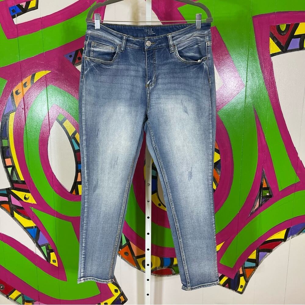 Time and Tru, Skinny Jeans. Size 18. In good used condition!
